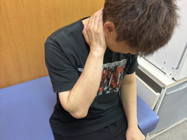 寝違えはなぜ起こる？