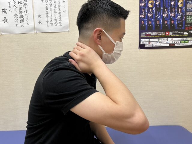 ストレートネックの方必見　枕を変えても治らない本当の理由とは